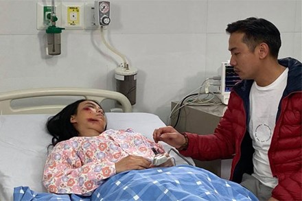 Hé lộ thêm loạt ảnh Linh Miu bị đánh bầm dập, nằm bất động trên giường bệnh