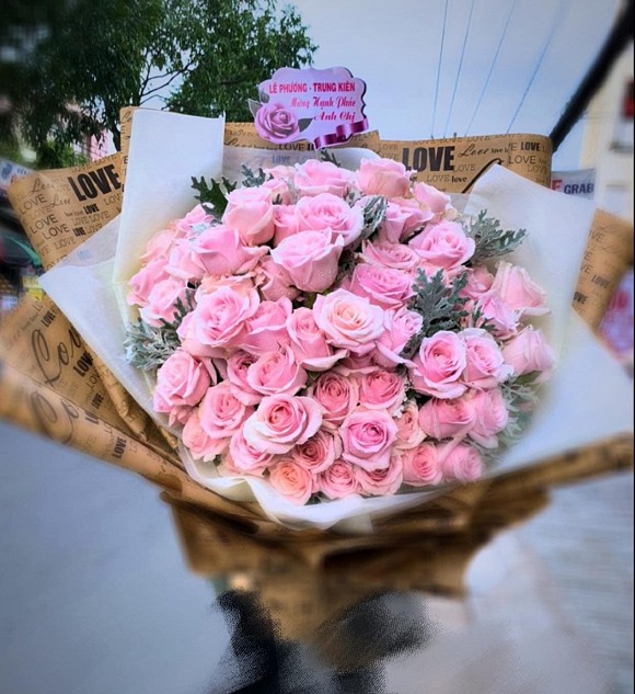 Lê Phương gửi hoa tặng đến đám cưới Quý Bình: Em mừng cho anh-2