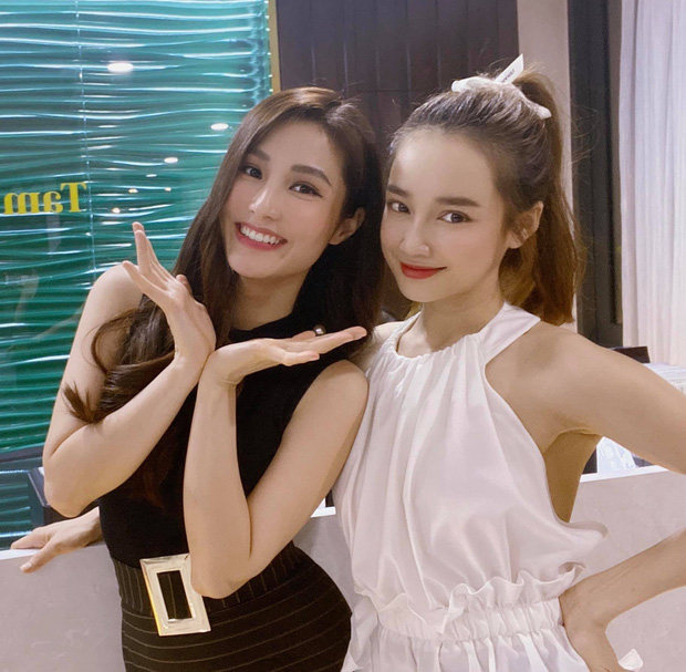 Nhã Phương đầu 3 vẫn chuộng đeo nơ xì tin: Lúc xinh như gái đôi mươi, lúc lại quá sến sẩm-2