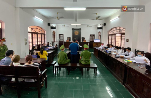 Nữ tiếp viên hàng không bị tài xế Mercedes tông thương tích 79%: Lúc đâm tôi Phong không gọi điện xe cấp cứu, Phong không có tình người-11