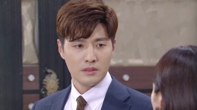 Con trai mua tặng nhẫn kim cương chỉ để dỗ vợ cho con bú, ai ngờ bố chồng vừa nói một câu, con dâu ném thẳng nhẫn vào thùng rác-3