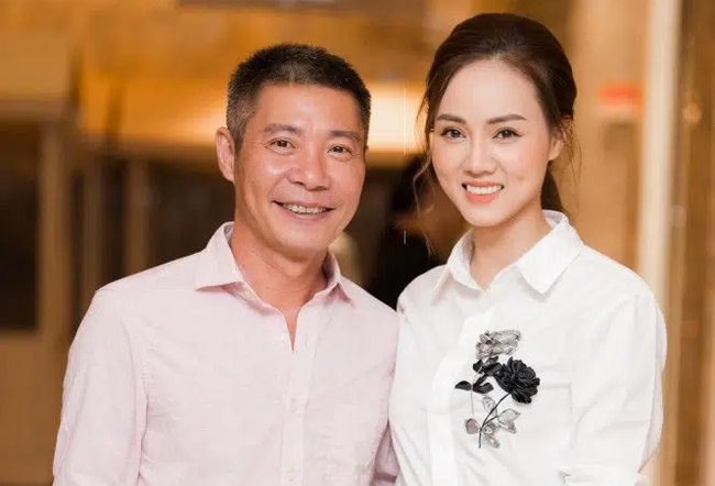 Vài tháng trước khi vợ mới của Công Lý chụp ảnh với Tít, MC Thảo Vân đã nhận xét đúng 5 từ, giờ ngẫm lại càng thấy cô dạy con quá văn minh-1