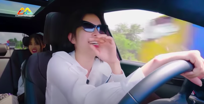 Nam Em gây náo loạn truyền hình: Giả vờ ngất xỉu khiến Trấn Thành bức xúc, hôn môi trai đẹp 3 lần, liên tục có hành động khác lạ-3