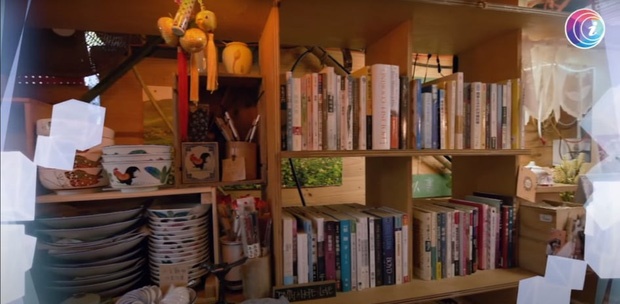 Bỏ phố về quê, cặp vợ chồng cải tạo chuồng lợn thành nơi an dưỡng tuổi già, mở cả hiệu sách để thoả mãn đam mê-9