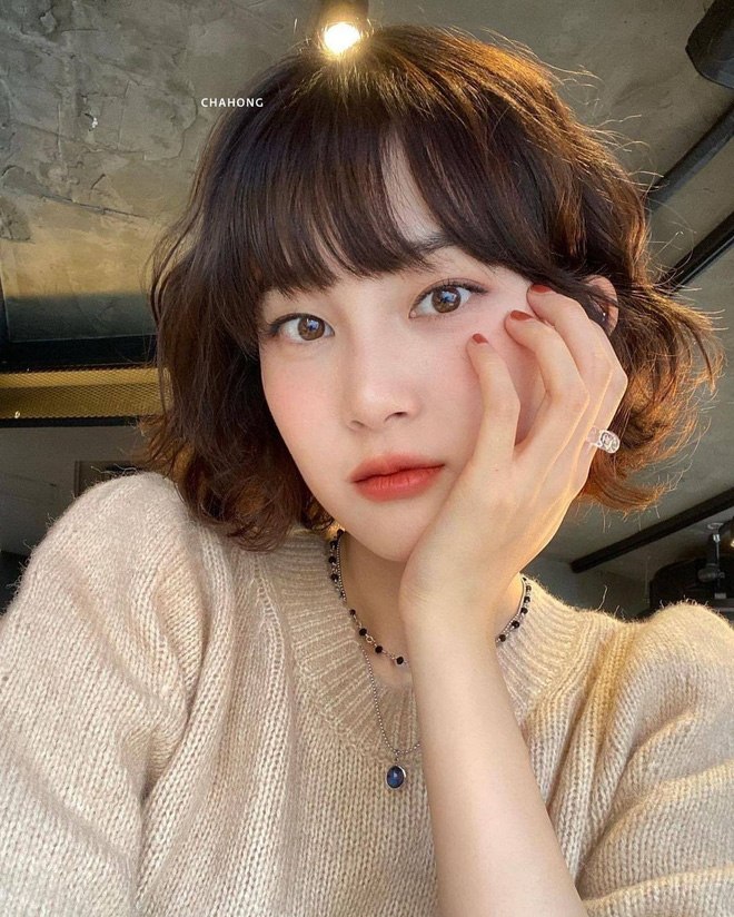 Đâu phải cứ tóc xoăn là dừ, 4 kiểu xoăn của gái Hàn này sẽ khiến bạn xinh đẹp hơn và còn trẻ ra trông thấy-14