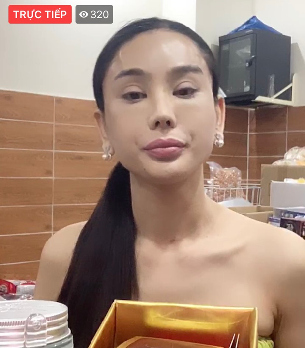 Lâm Khánh Chi gây hoang mang khi xuất hiện với gương mặt đơ cứng và mí mắt sưng to khác lạ-2