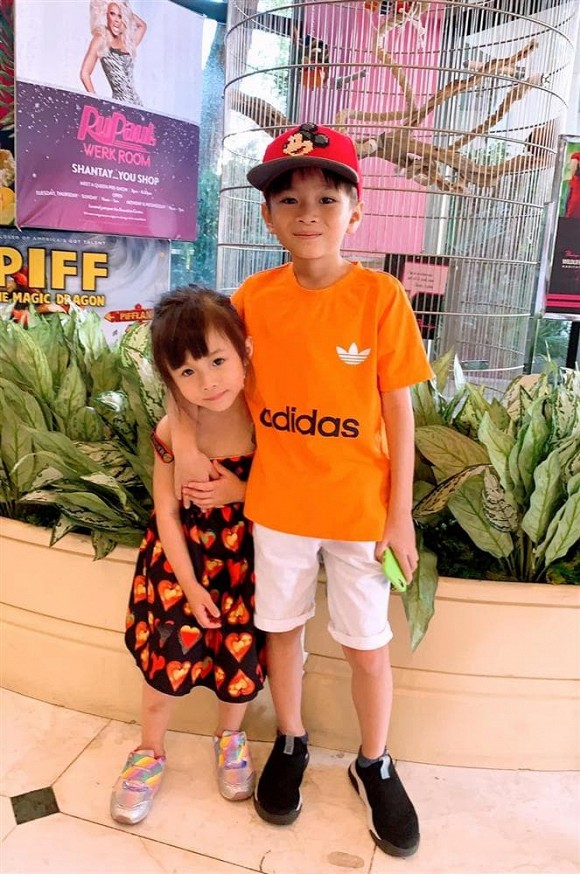 Loạt ảnh con trai 10 tuổi của Ngô Kiến Huy bên mẹ đẻ Thụy Anh và em gái cưng khiến fan tan chảy-6