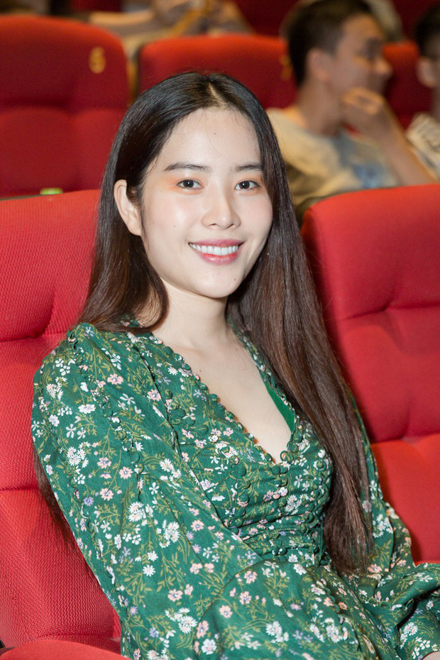 Cú trượt dài nhan sắc của Nam Em: Từ bản sao HH Đặng Thu Thảo đến thảm họa thời trang khiến dân tình ngán ngẩm-11