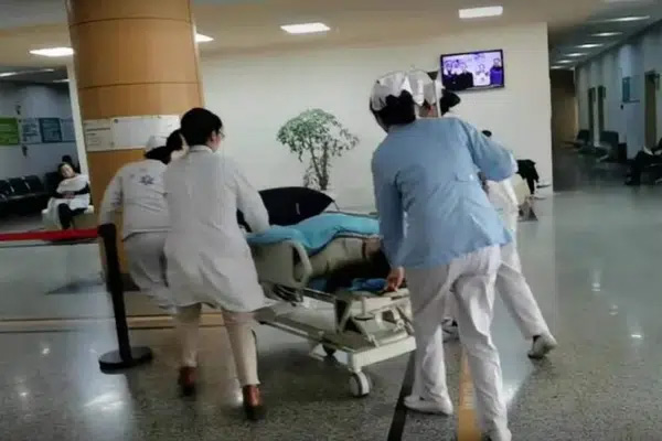 Con dâu đột tử khi mang thai 9 tháng, mẹ chồng lạnh lùng đề nghị mổ tử thi lấy cháu ra ngoài, hé lộ nguyên nhân qua đời gây phẫn nộ-1