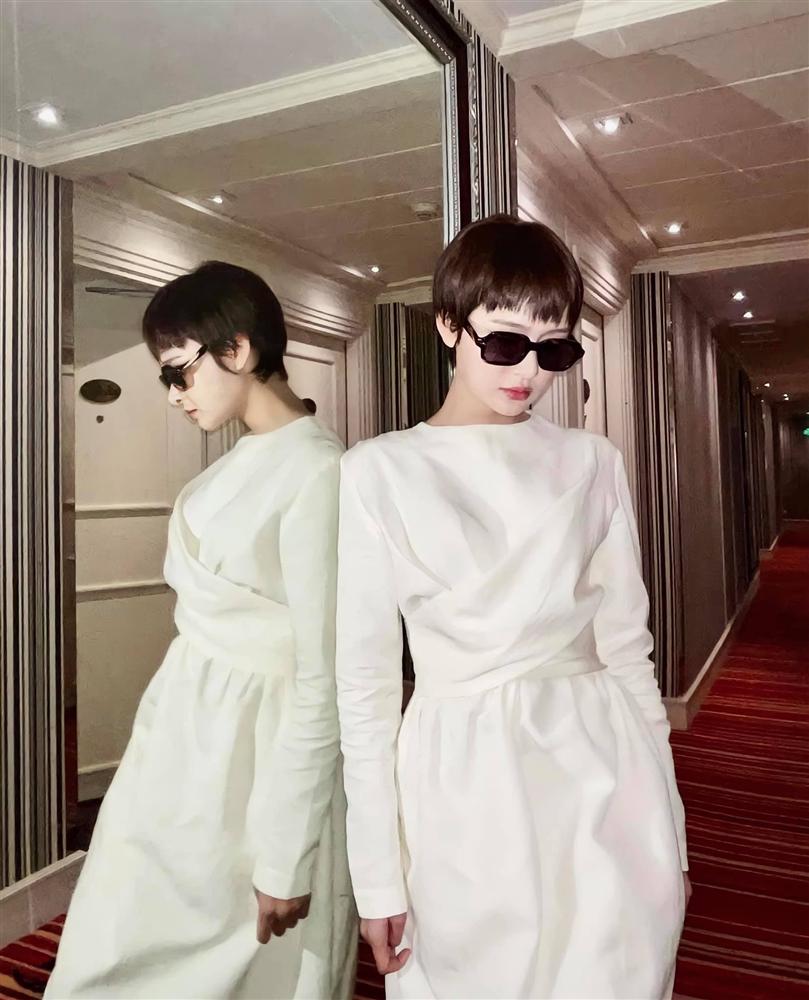 Vốn là người ăn diện rất có gu nhưng Hiền Hồ lại rơi vào cảnh bi đát vì chọn sai giày-5