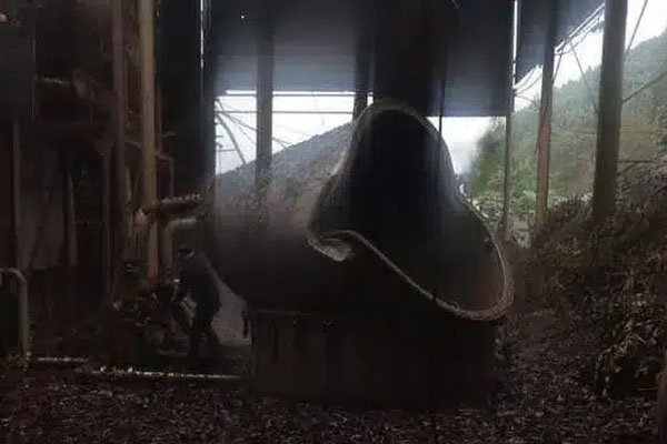 Cảnh tan hoang sau vụ nổ ở TP.HCM-11