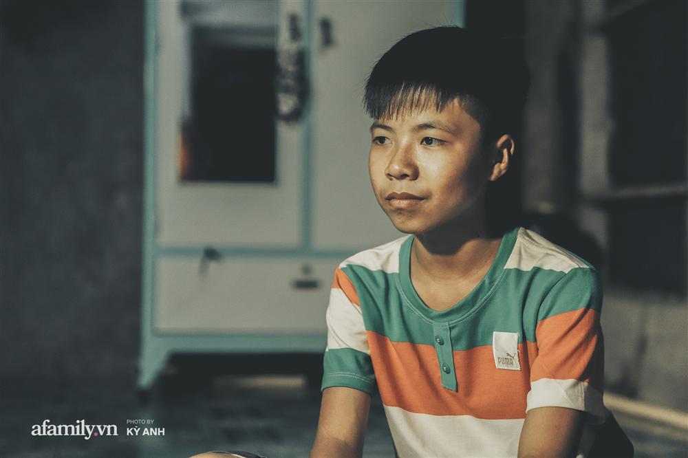 Hành trình ly kỳ như trên phim của 3 đứa trẻ đạp xe 400km suốt 5 ngày từ Cà Mau lên Sài Gòn để thăm mẹ: Tin nhắn cắt đứt hi vọng của người mẹ, tụi con đi thêm 1 ngày nữa sẽ không sống nổi!-11