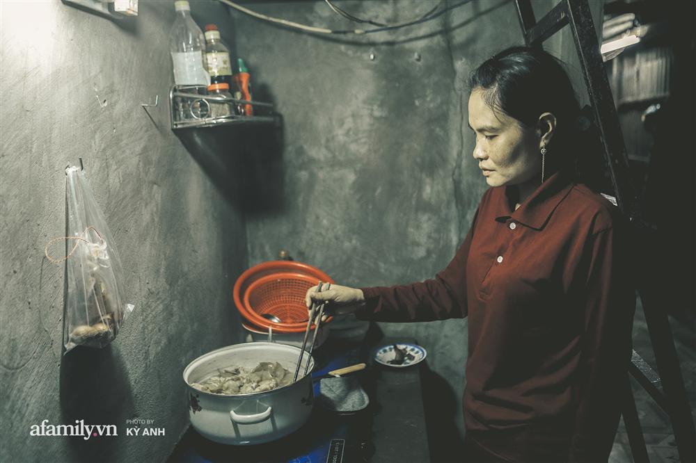 Hành trình ly kỳ như trên phim của 3 đứa trẻ đạp xe 400km suốt 5 ngày từ Cà Mau lên Sài Gòn để thăm mẹ: Tin nhắn cắt đứt hi vọng của người mẹ, tụi con đi thêm 1 ngày nữa sẽ không sống nổi!-16