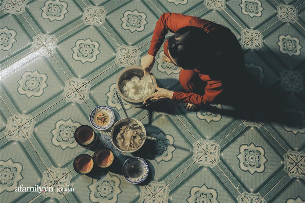 Hành trình ly kỳ như trên phim của 3 đứa trẻ đạp xe 400km suốt 5 ngày từ Cà Mau lên Sài Gòn để thăm mẹ: Tin nhắn cắt đứt hi vọng của người mẹ, tụi con đi thêm 1 ngày nữa sẽ không sống nổi!-22