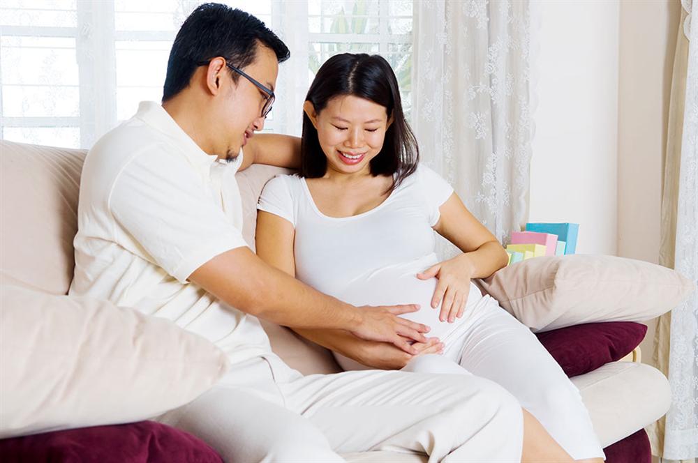 Bầu bí được mẹ chồng tương lai chiều hết ý, nhưng hôm nghe được mẹ và anh tỉ tê điều này tôi sững người-1