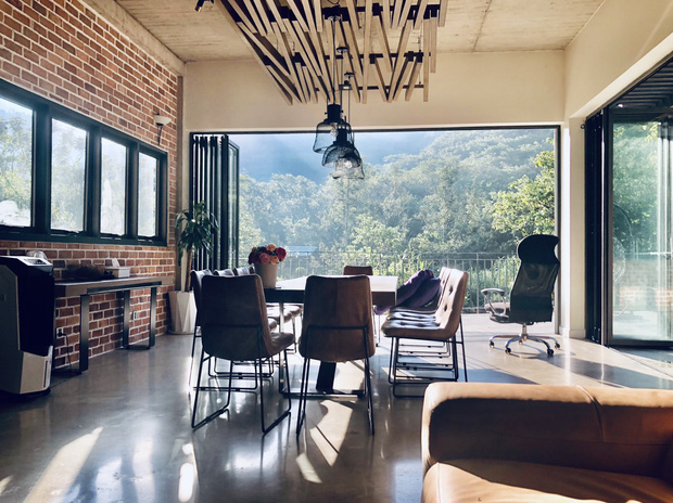 Mê Lâm Đồng, cặp vợ chồng xây nhà 1000m2 nằm giữa lưng chừng núi, ở ẩn nhưng vẫn tiện nghi bất ngờ-10