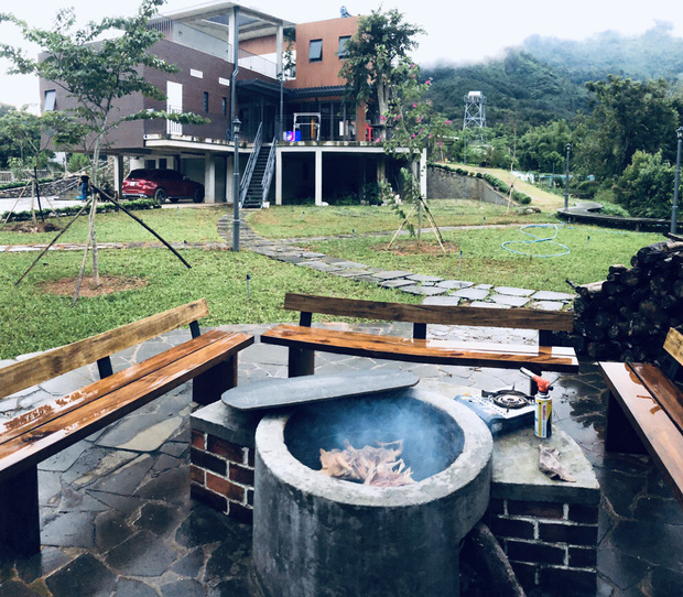 Mê Lâm Đồng, cặp vợ chồng xây nhà 1000m2 nằm giữa lưng chừng núi, ở ẩn nhưng vẫn tiện nghi bất ngờ-14