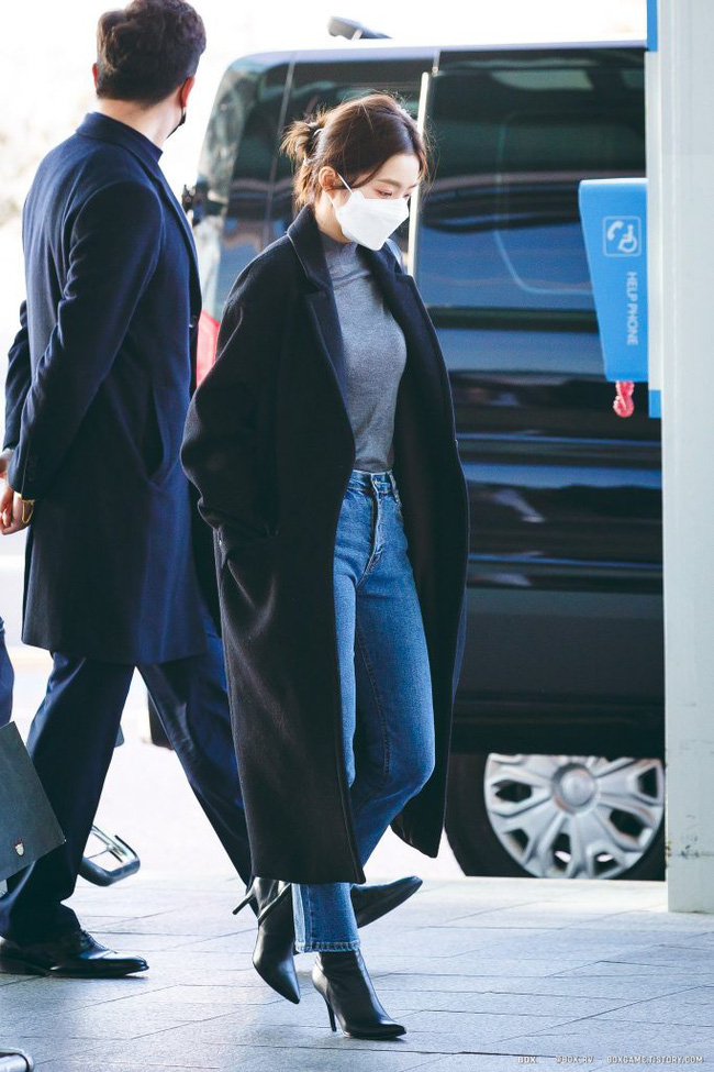 Hội mỹ nhân thấp bé có 12 cách diện áo khoác dài không bị ăn bớt chiều cao, trái lại còn hack dáng vô đối-1