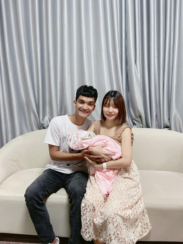 Mạc Văn Khoa công khai cận mặt con gái đầu lòng nặng 1,9kg vì sinh non, lần đầu hé lộ tên thật của bé-5
