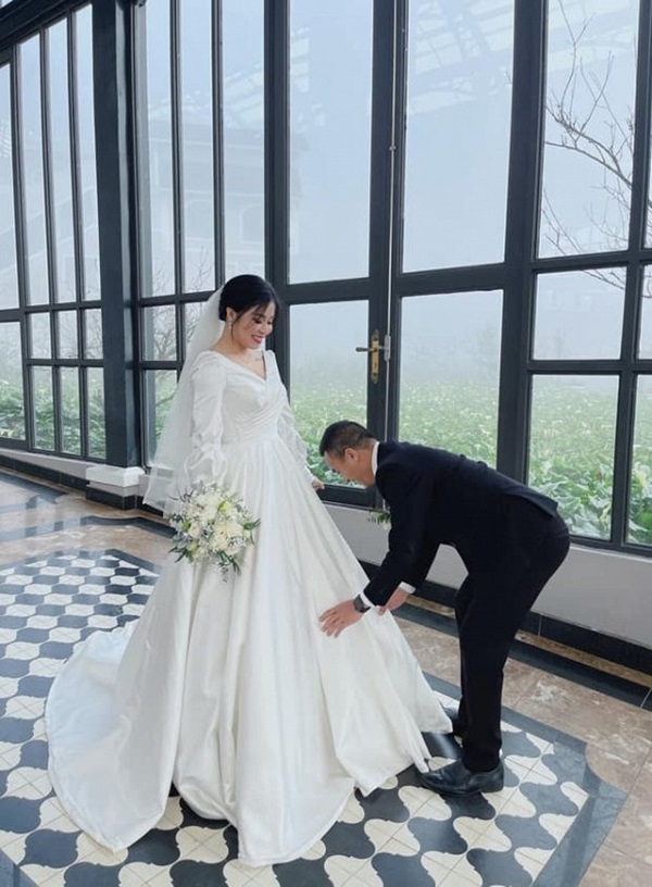 MC Nguyễn Hoàng Linh tung ảnh cưới, rộ tin đồn sắp lên xe hoa lần hai-2