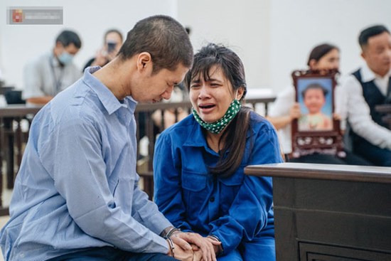 Bà ngoại viết đơn xin giảm án cho đôi vợ chồng bạo hành con 3 tuổi đến chết: Luật sư phân tích liệu 2 bị cáo có được giảm án?