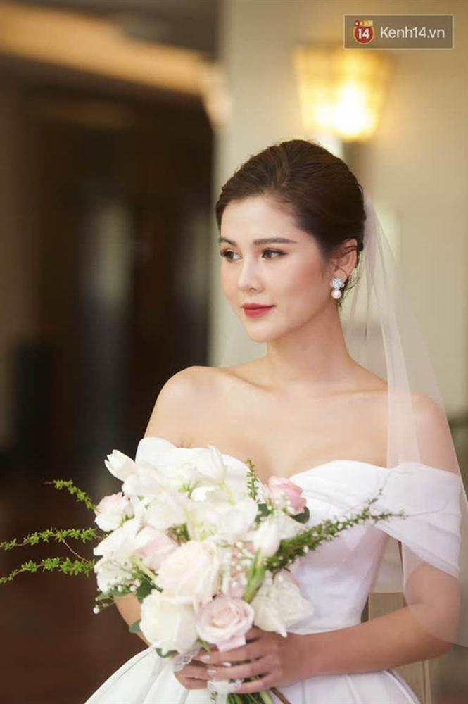Nhan sắc cô dâu Thu Hoài trong ngày cưới chồng CEO: Phong độ xinh đẹp không giảm dù chỉ 1mm!-3