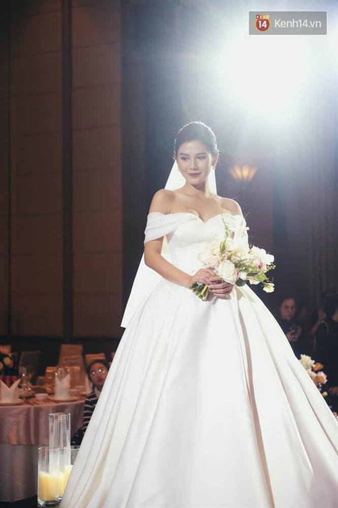 Nhan sắc cô dâu Thu Hoài trong ngày cưới chồng CEO: Phong độ xinh đẹp không giảm dù chỉ 1mm!-4