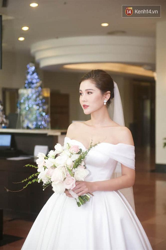 Nhan sắc cô dâu Thu Hoài trong ngày cưới chồng CEO: Phong độ xinh đẹp không giảm dù chỉ 1mm!-5