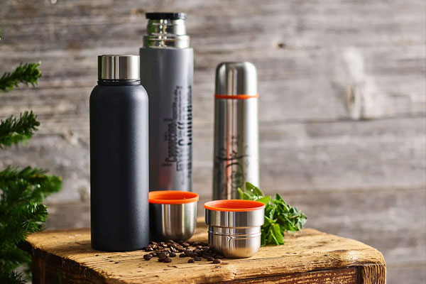 Tại sao các nhà hàng thường đổ các viên đá lạnh vào bồn cầu?-2