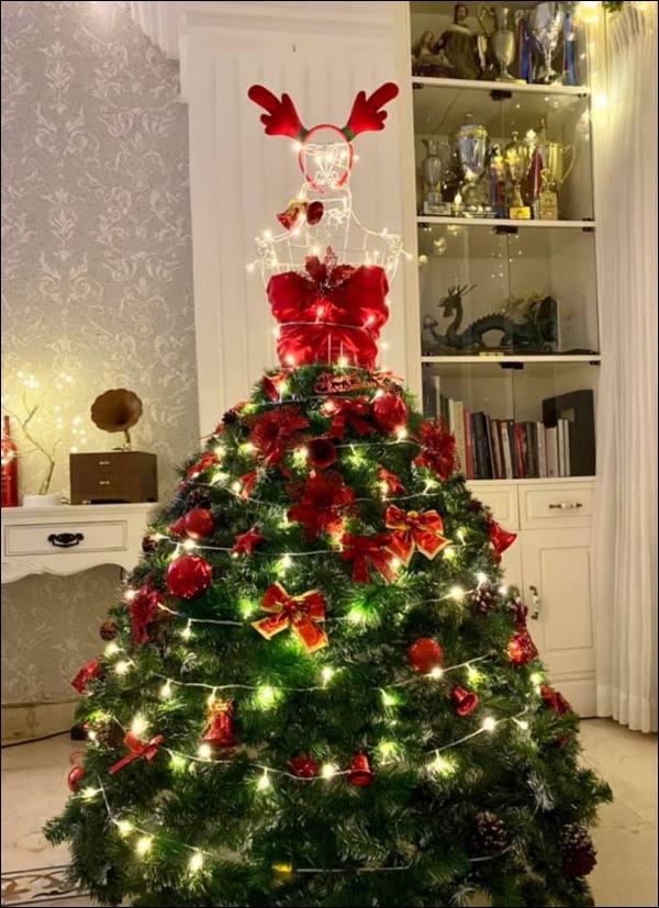 Sao Việt trang hoàng đón Giáng sinh: Đàm Vĩnh Hưng, Ngọc Trinh&nbsp;xa hoa khó ai sánh bằng,&nbsp;nhà Hà Tăng quá đỗi ấm áp,&nbsp;bình yên-15