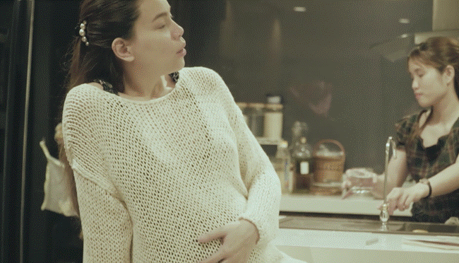 Hồ Ngọc Hà phải bê bụng bầu mới lết đi được trong những tháng cuối thai kỳ, hé lộ khoảnh khắc trong phòng sinh cực xúc động-3