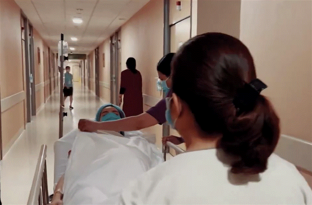 Hồ Ngọc Hà phải bê bụng bầu mới lết đi được trong những tháng cuối thai kỳ, hé lộ khoảnh khắc trong phòng sinh cực xúc động-13