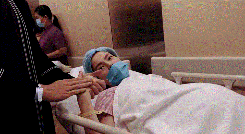Hồ Ngọc Hà phải bê bụng bầu mới lết đi được trong những tháng cuối thai kỳ, hé lộ khoảnh khắc trong phòng sinh cực xúc động-14