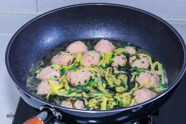 Trời lạnh, nấu canh rong biển kiểu này vừa ngon lại bổ, thơm nức không mùi tanh-6