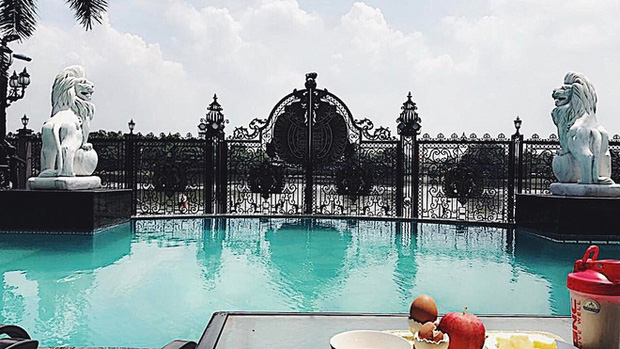 Rich kid Tiên Nguyễn ở trong biệt thự trắng dát vàng, nội thất sang xịn đúng kiểu đỉnh của chóp-5