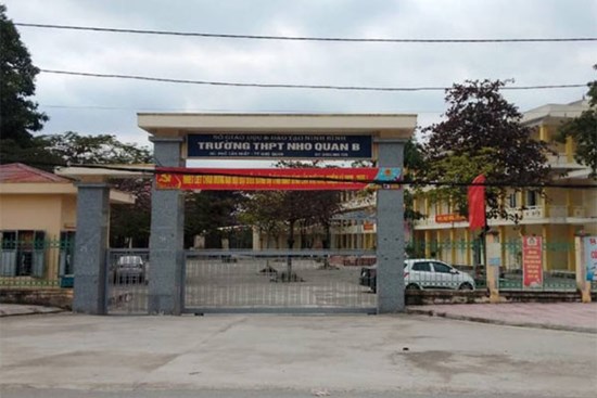 Nam sinh lớp 11 bị bạn cùng lớp đâm tử vong