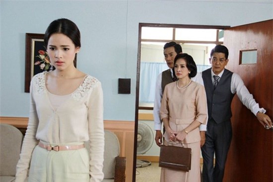 Trước khi chồng mất tôi đau đớn ký vào tờ giấy này khiến cả nhà chồng phẫn nộ, nhưng 3 năm sau ông bà nội liên tiếp gặp vận may