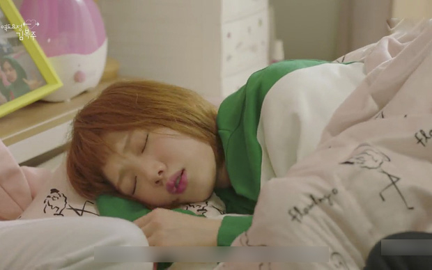 Bạn thân đăng ảnh được người yêu bóc tôm cho, lúc phóng to bàn tay người đàn ông đó lên tôi đề nghị nó chia tay gấp-1