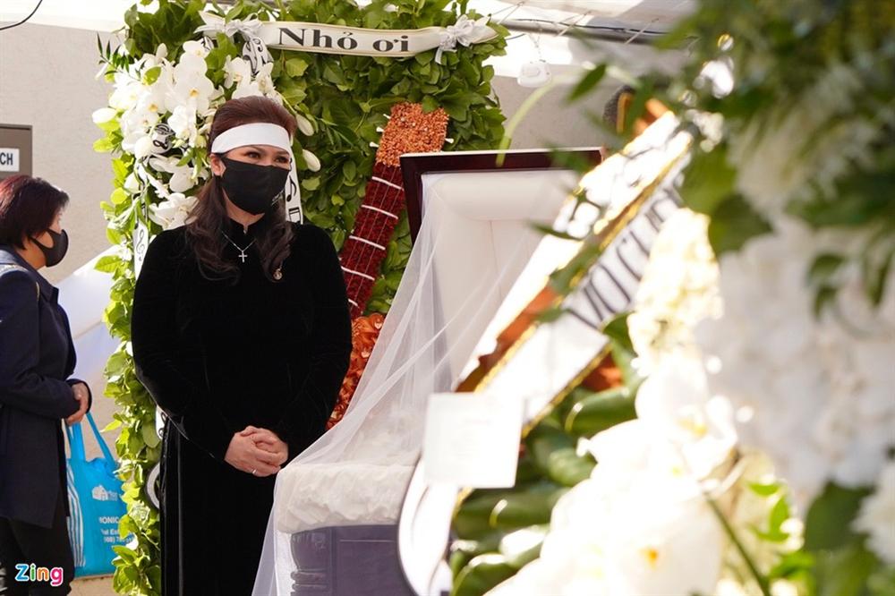 Lễ viếng NS Chí Tài tại Mỹ: Quan tài NS Chí Tài đóng lại vĩnh viễn, bà xã Phương Loan không nỡ rời xa linh cữu-37