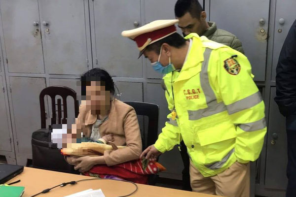 Video xe nghi chở hàng cấm tông thiếu tá CSGT và 2 người khác tử vong-1