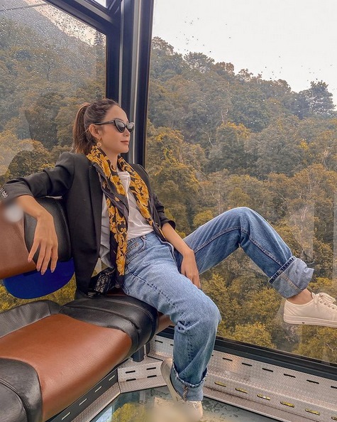 Tâm Tít khoe dáng nuột với cây đen - Minh Hằng lên đồ menswear ngầu đét-2