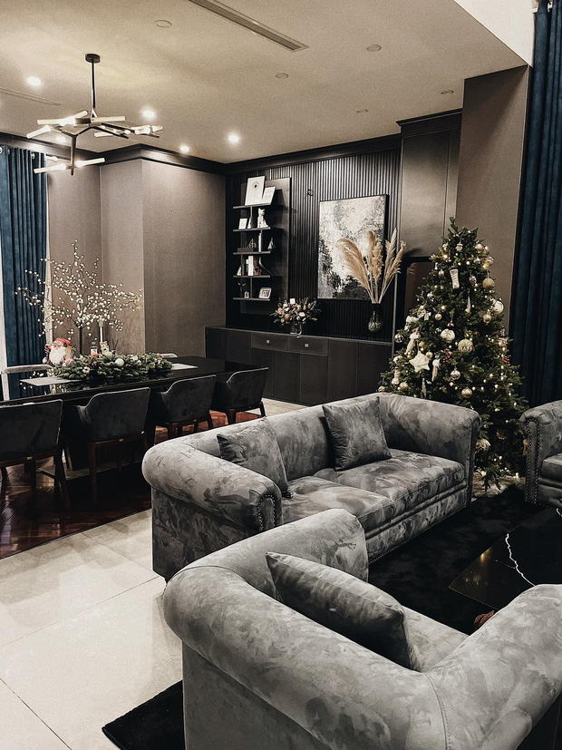 Trầm trồ trước màn khoe nhà dịp Giáng sinh của Á hậu Tú Anh, tông màu độc lạ tôn lên đẳng cấp khó ai bì-1