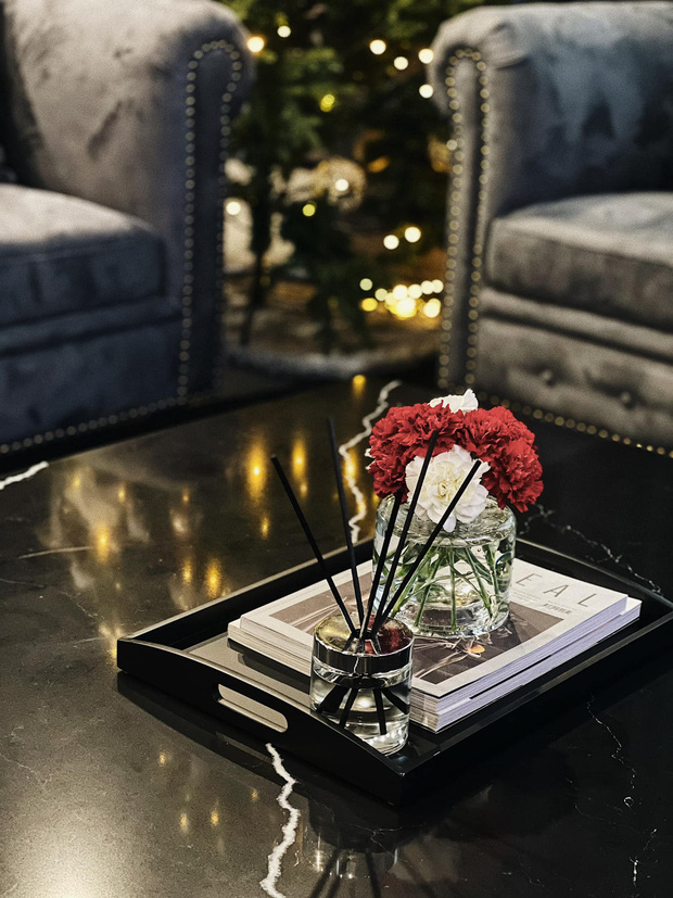 Trầm trồ trước màn khoe nhà dịp Giáng sinh của Á hậu Tú Anh, tông màu độc lạ tôn lên đẳng cấp khó ai bì-5