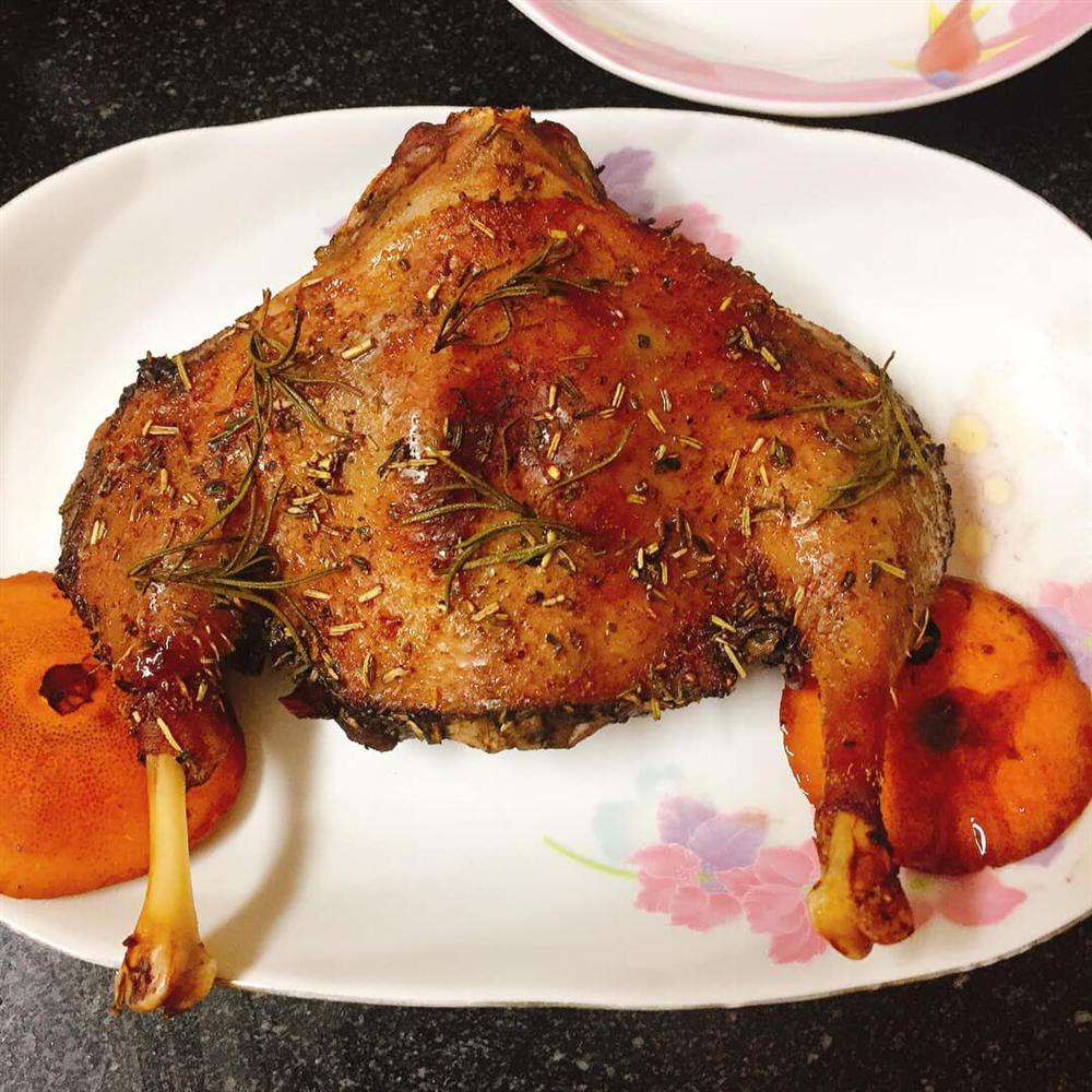 Trời lạnh, làm ngay món vịt nướng vang đỏ sốt cam để cả nhà cùng thưởng thức-2