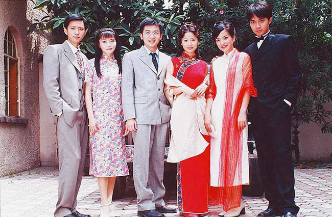 Tấm chân tình hiếm có giữa showbiz: Tài tử Tân dòng sông ly biệt bỏ hết hào quang danh vọng để ở bên cạnh người phụ nữ bị liệt-1