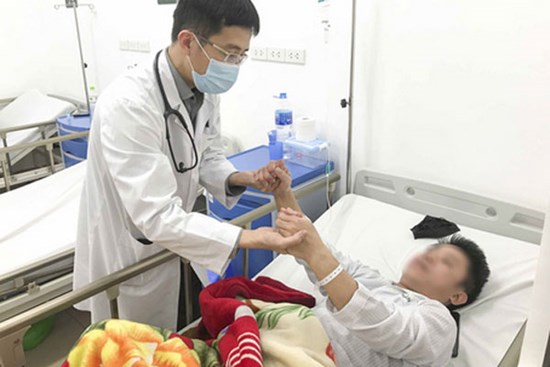 Bệnh nhân 14 tuổi nhập viện vì đột quỵ