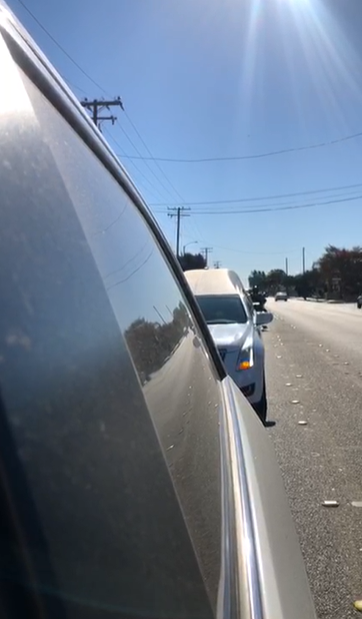 Lễ an táng cố nghệ sĩ Chí Tài tại Mỹ: Xúc động khoảnh khắc cuối cùng trong phòng hỏa táng, Phương Loan lưu luyến xoa di ảnh chồng-17