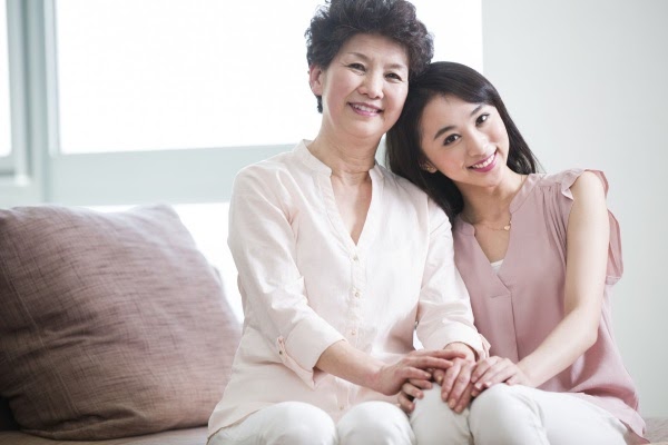 Nhà chồng kiên quyết bắt tôi đẻ mổ vì sợ đẻ thường, lúc về nhà nghe mẹ tỉ tê với bác họ mới hiểu vì sao-1