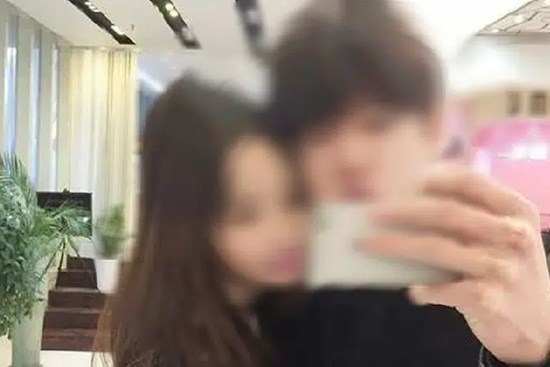 Vợ báo bị ngã xe, chồng chỉ hỏi có thiệt hại gì về tài sản khiến cô 