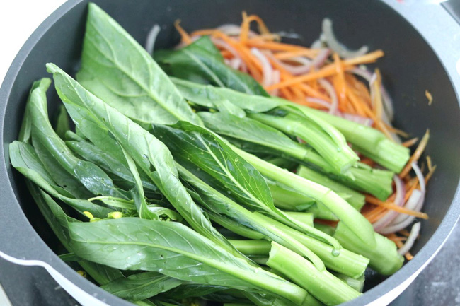 Làm món mì xào này một lần mà sau đó tuần nào cả nhà cũng order tôi làm lại-5